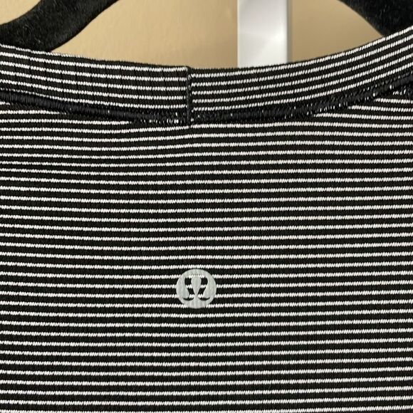 Lululemon Swiftly Tech Long Sleeve Crew Sz 6 Tempo Stripe Black White 613 - Picture 4 of 6